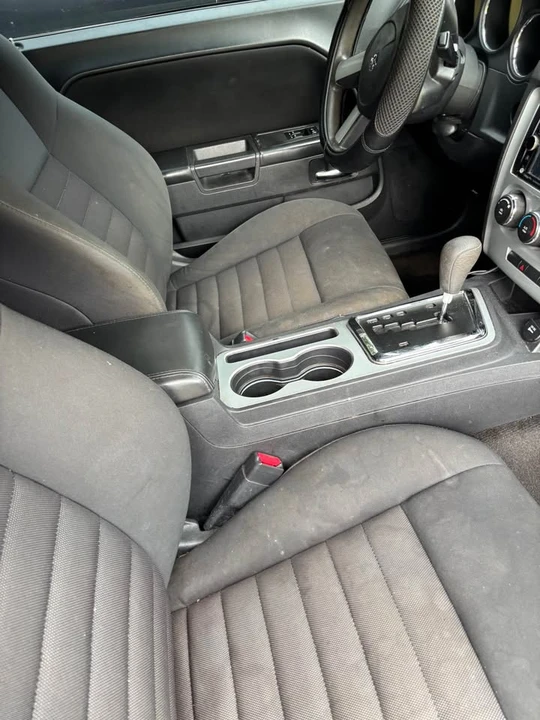 2010 Dodge Challenger 3rd Gen - Image 6 of 10