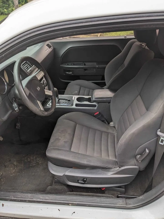 2010 Dodge Challenger 3rd Gen - Image 8 of 13