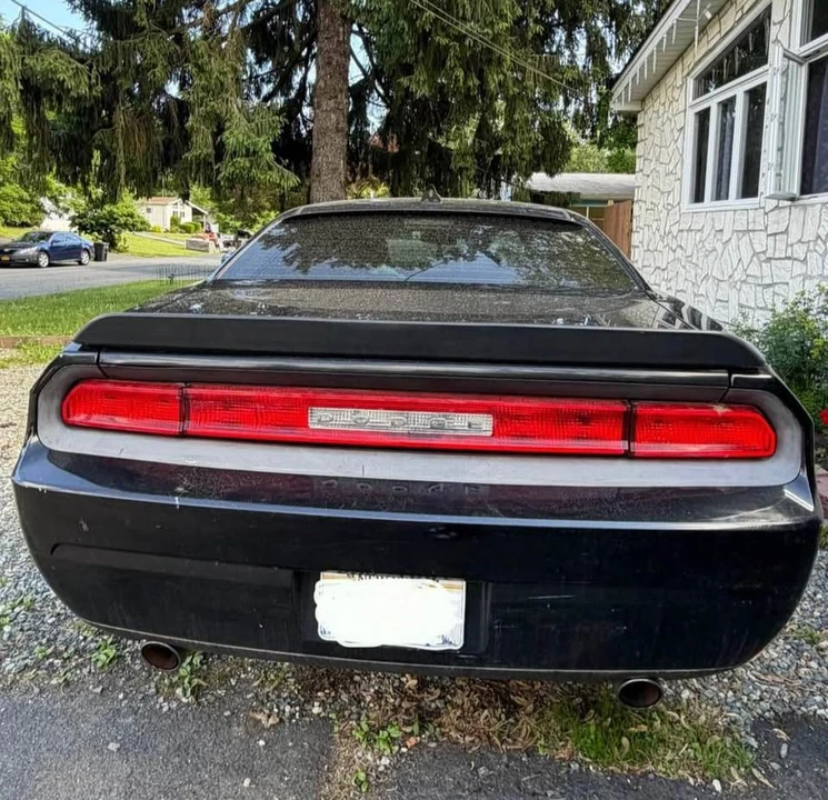 2010 Dodge Challenger 3rd Gen - Image 14 of 15