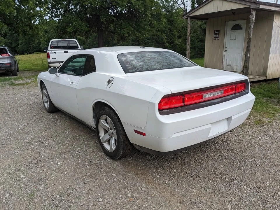 2010 Dodge Challenger 3rd Gen - Image 5 of 13