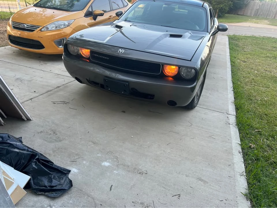2010 Dodge Challenger 3rd Gen - Image 3 of 7