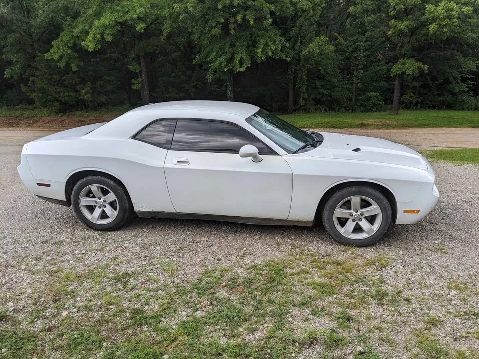 2010 Dodge Challenger 3rd Gen - Image 3 of 13