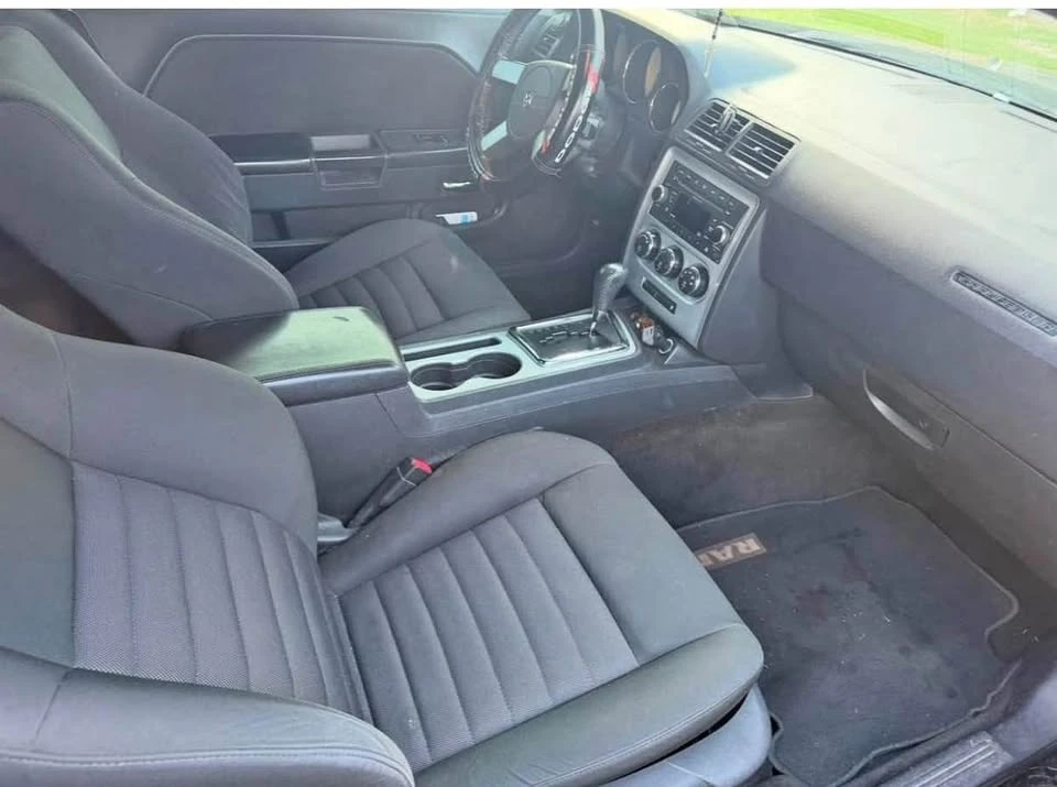 2010 Dodge Challenger 3rd Gen - Image 2 of 2