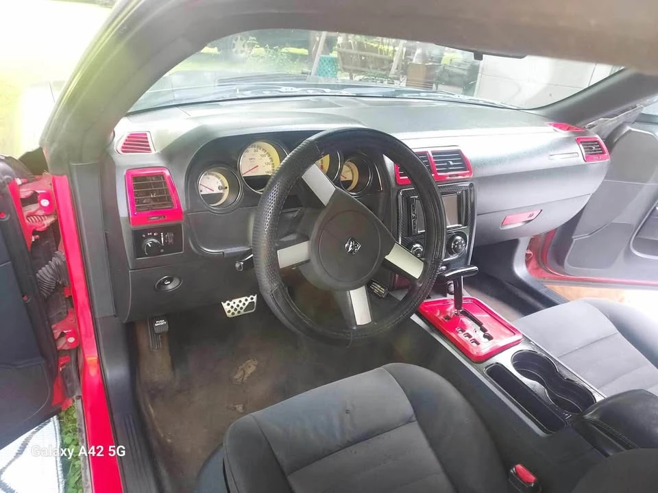2010 Dodge Challenger 3rd Gen - Image 2 of 7