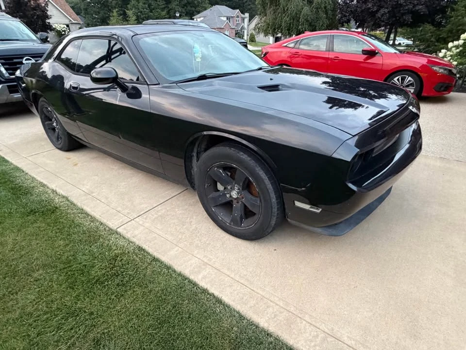 2010 Dodge Challenger 3rd Gen - Image 3 of 8