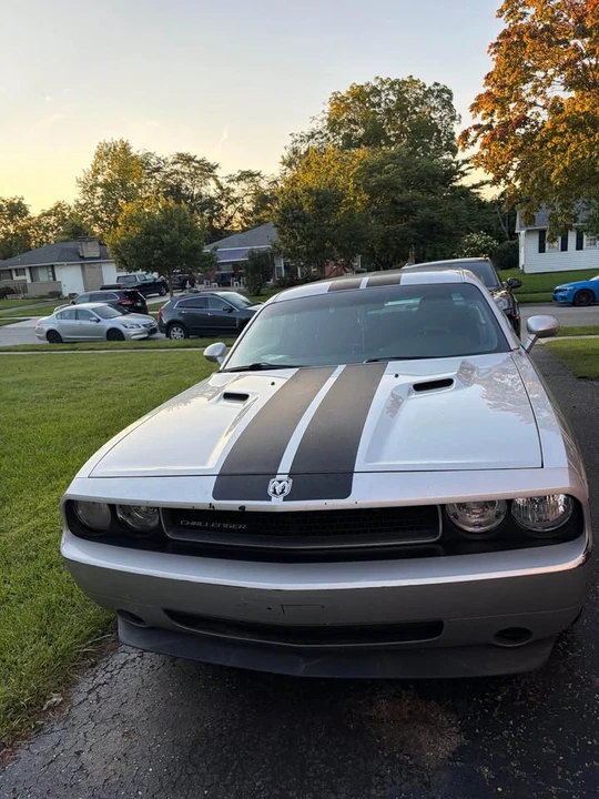 2010 Dodge Challenger 3rd Gen - Image 2 of 7