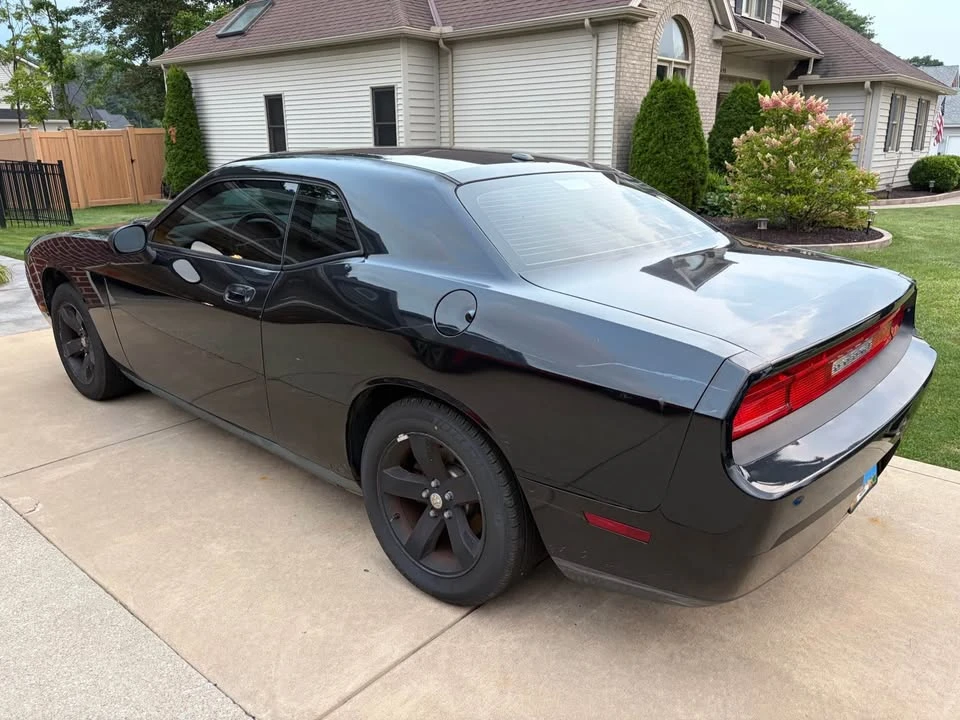 2010 Dodge Challenger 3rd Gen - Image 6 of 8