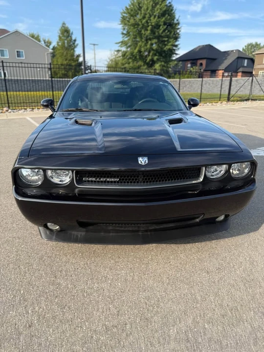 2010 Dodge Challenger 3rd Gen - Image 6 of 19
