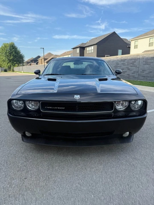 2010 Dodge Challenger 3rd Gen - Image 10 of 19