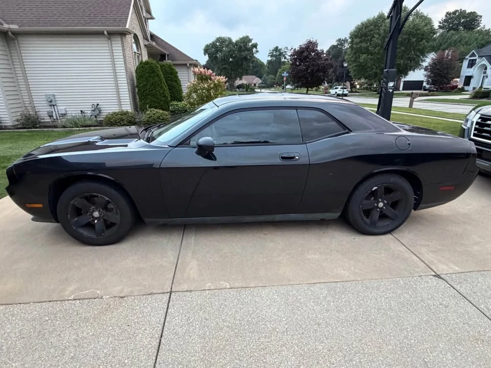 2010 Dodge Challenger 3rd Gen - Image 2 of 8