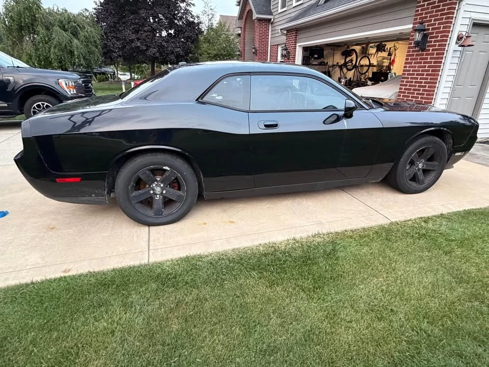 2010 Dodge Challenger 3rd Gen - Image 5 of 8