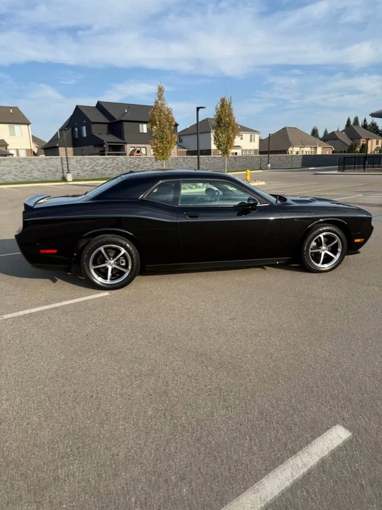 2010 Dodge Challenger 3rd Gen - Image 3 of 19