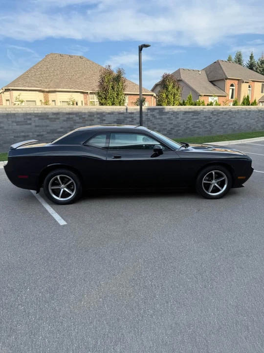 2010 Dodge Challenger 3rd Gen - Image 13 of 19