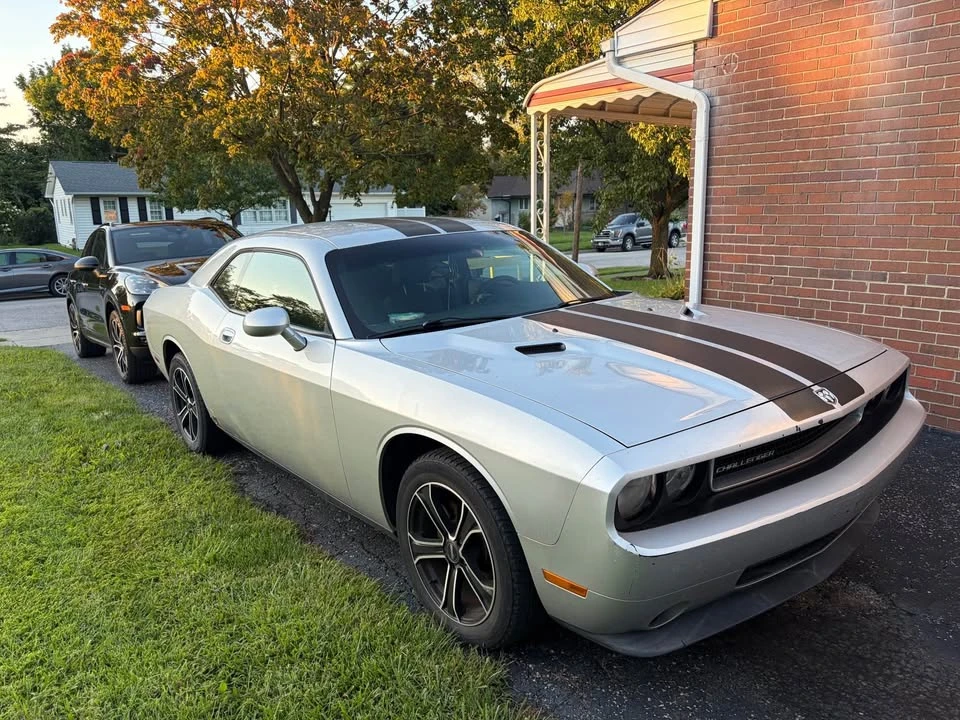 2010 Dodge Challenger 3rd Gen - Image 3 of 7