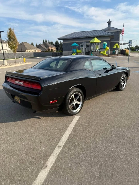 2010 Dodge Challenger 3rd Gen - Image 2 of 19
