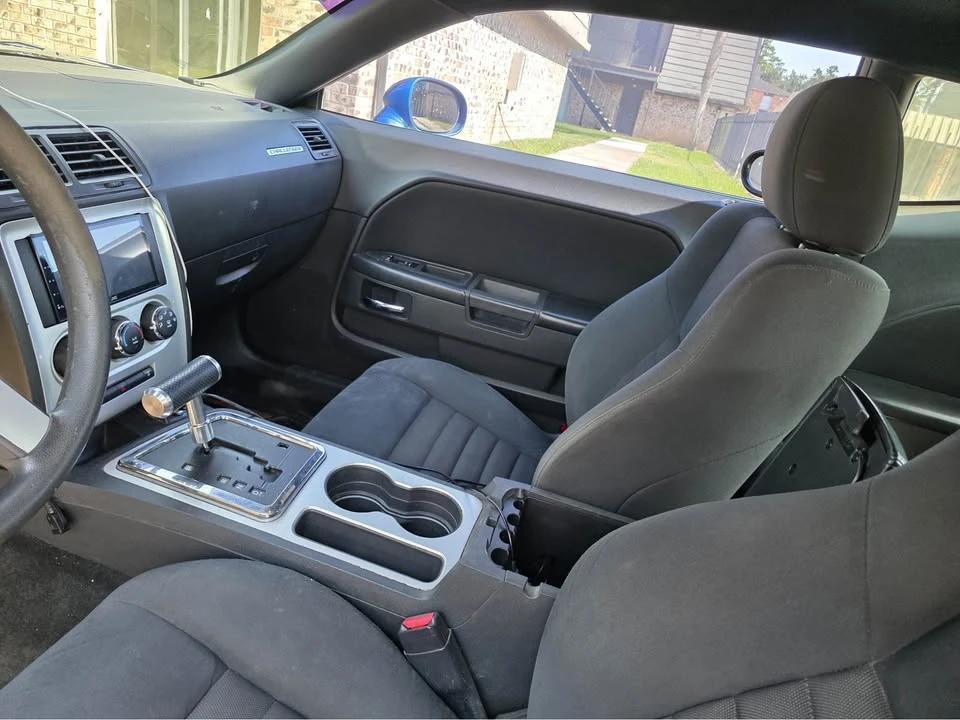 2010 Dodge Challenger 3rd Gen - Image 2 of 11