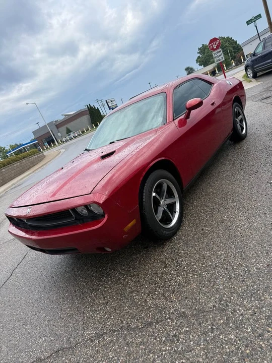 2010 Dodge Challenger 3rd Gen - Image 9 of 14