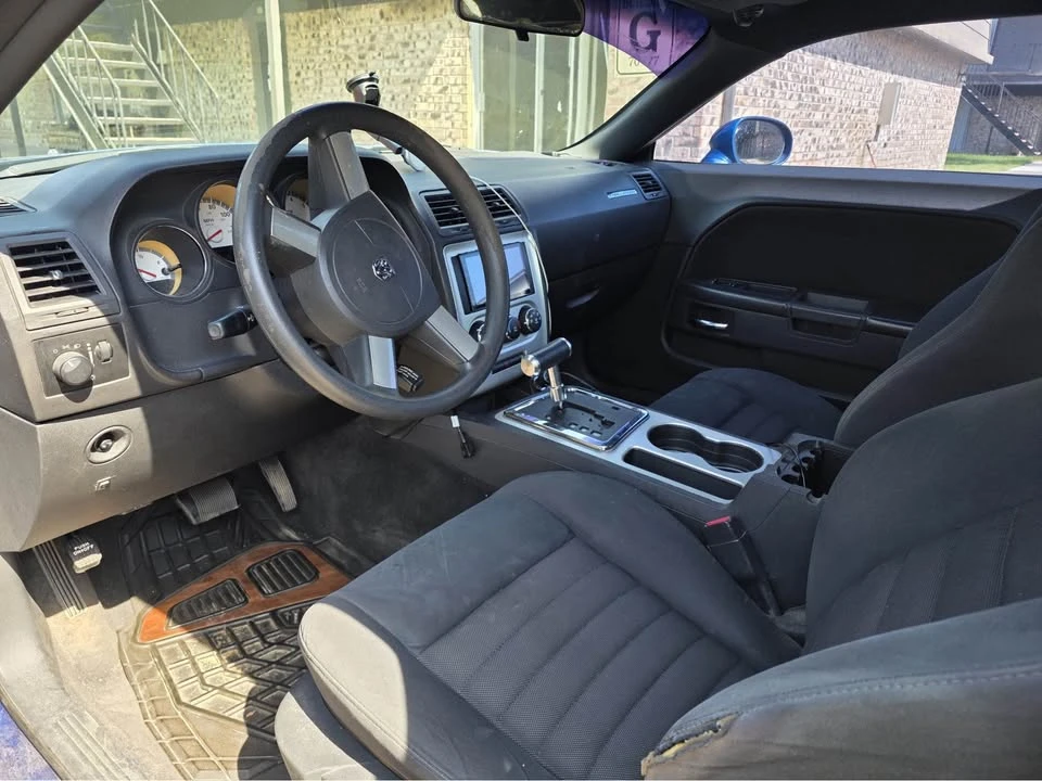 2010 Dodge Challenger 3rd Gen - Image 8 of 11