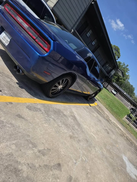 2010 Dodge Challenger 3rd Gen - Image 10 of 11