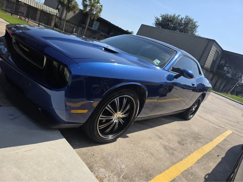 2010 Dodge Challenger 3rd Gen - Image 6 of 11