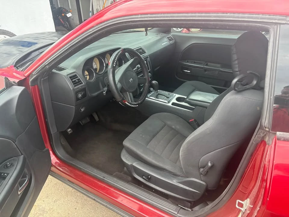 2010 Dodge Challenger 3rd Gen - Image 3 of 4