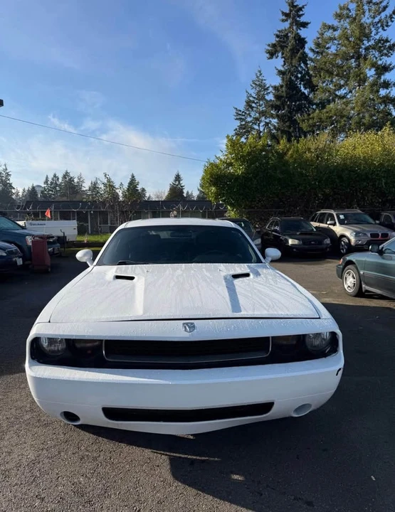 2010 Dodge Challenger 3rd Gen - Image 2 of 9