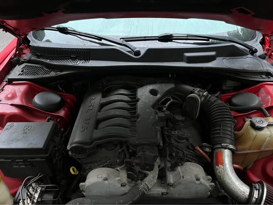 2010 Dodge Challenger 3rd Gen - Image 15 of 19