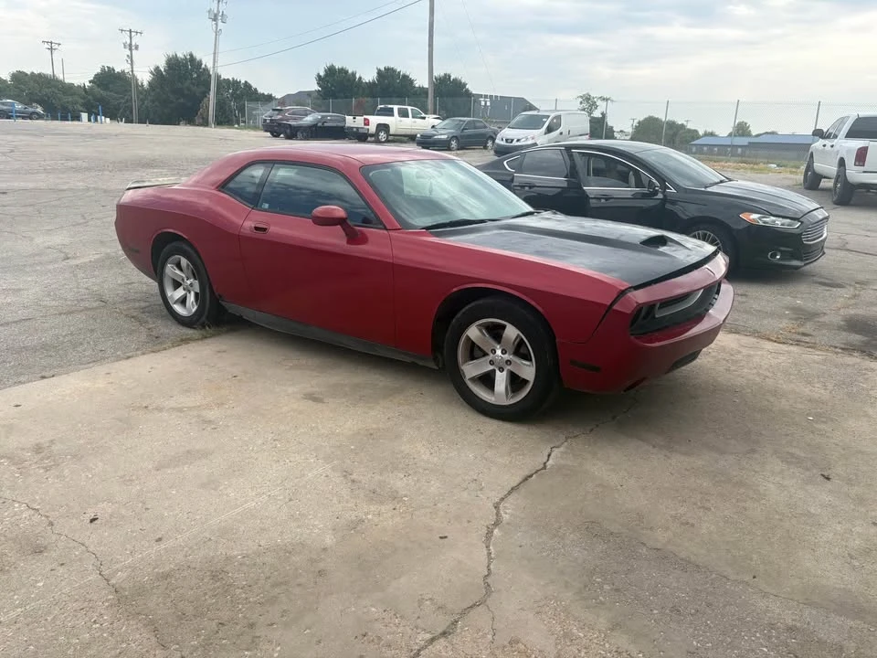 2010 Dodge Challenger 3rd Gen - Image 2 of 4