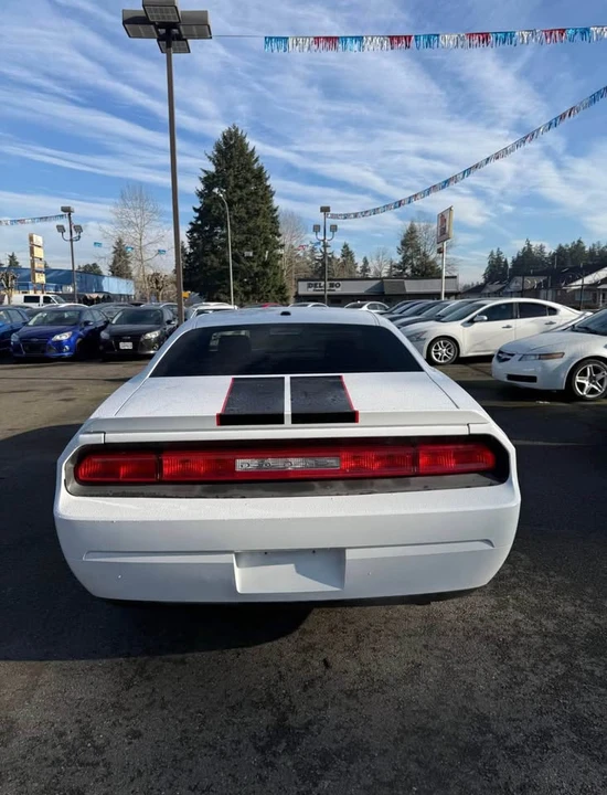 2010 Dodge Challenger 3rd Gen - Image 5 of 9