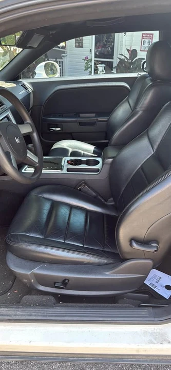 2010 Dodge Challenger 3rd Gen - Image 8 of 12