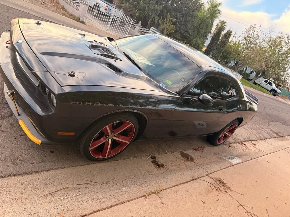 2010 Dodge Challenger 3rd Gen - Image 3 of 10