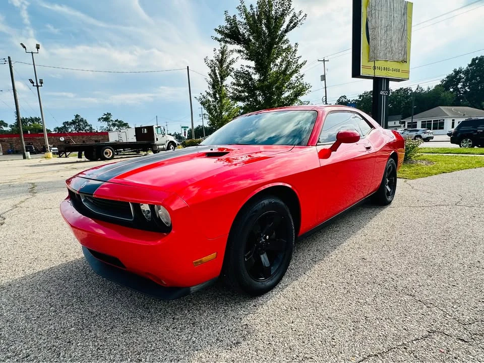 2010 Dodge Challenger 3rd Gen - Image 10 of 20