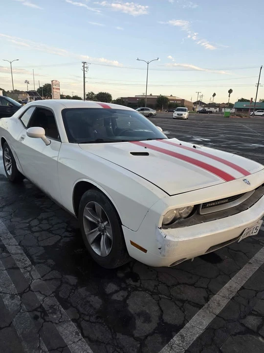 2010 Dodge Challenger 3rd Gen - Image 5 of 7