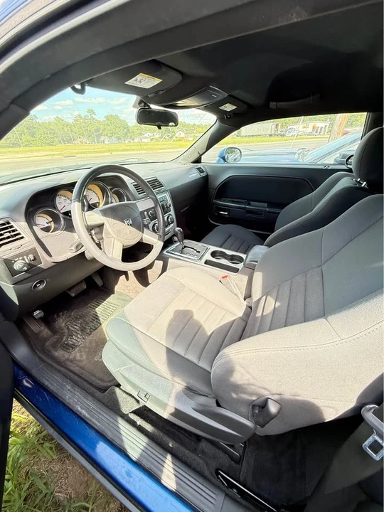 2010 Dodge Challenger 3rd Gen - Image 7 of 9