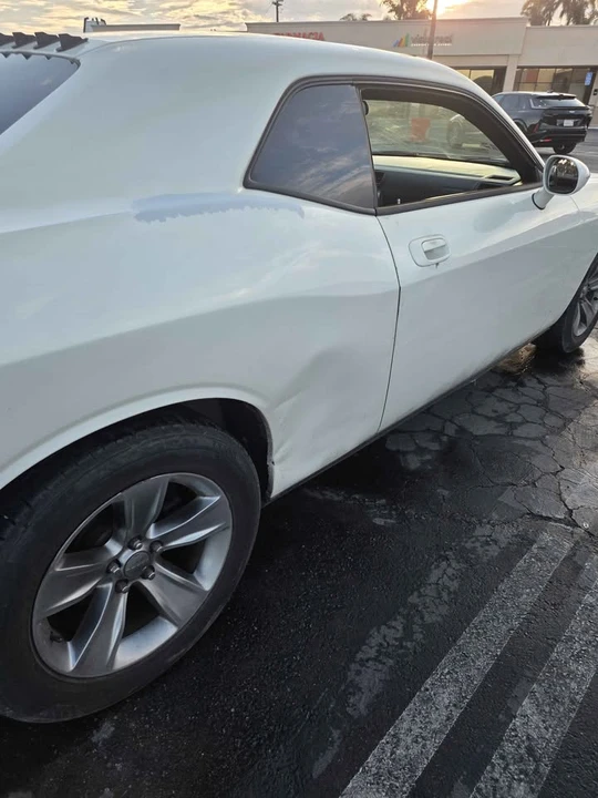 2010 Dodge Challenger 3rd Gen - Image 3 of 7