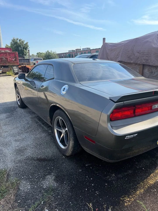 2010 Dodge Challenger 3rd Gen - Image 3 of 8
