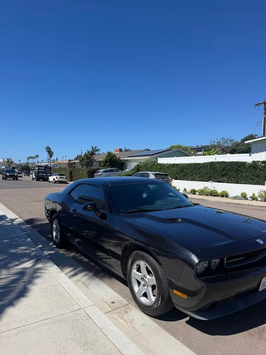 2010 Dodge Challenger 3rd Gen - Image 4 of 7