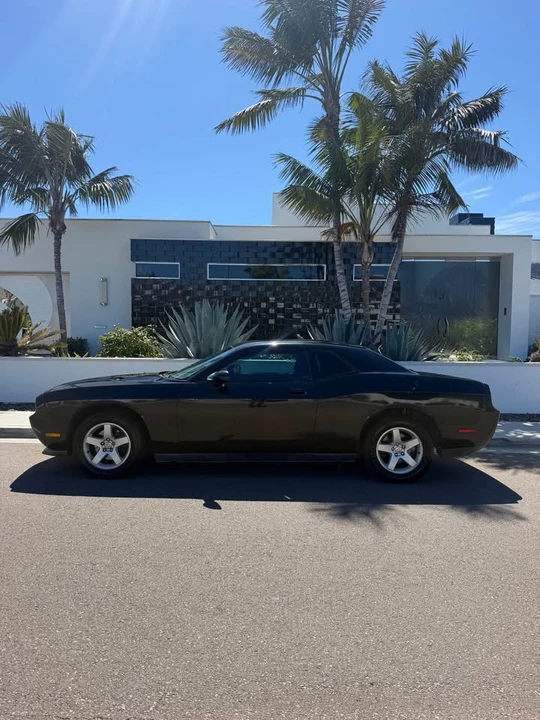 2010 Dodge Challenger 3rd Gen - Image 2 of 7