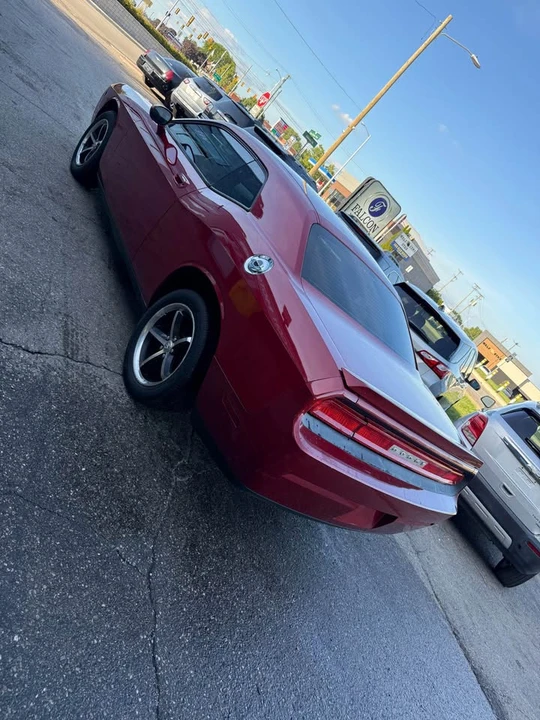 2010 Dodge Challenger 3rd Gen - Image 3 of 10