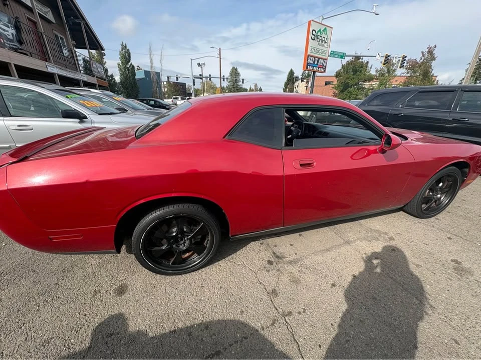 2010 Dodge Challenger 3rd Gen - Image 3 of 8
