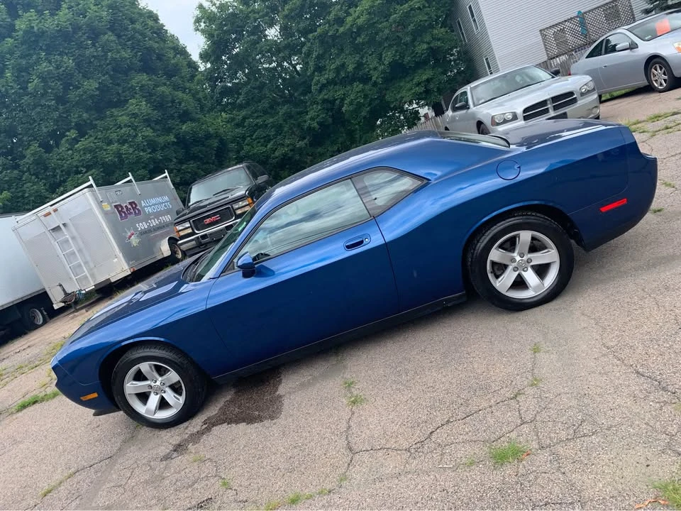 2010 Dodge Challenger 3rd Gen - Image 2 of 2
