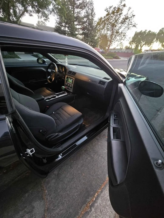 2010 Dodge Challenger 3rd Gen - Image 13 of 20