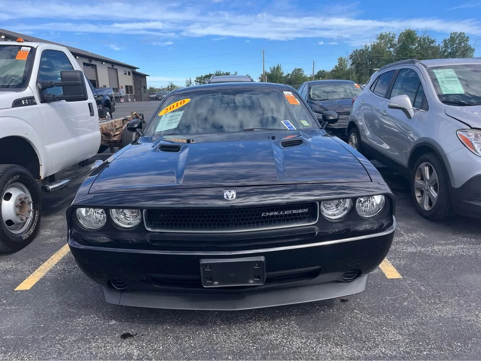 2010 Dodge Challenger 3rd Gen - Image 2 of 10
