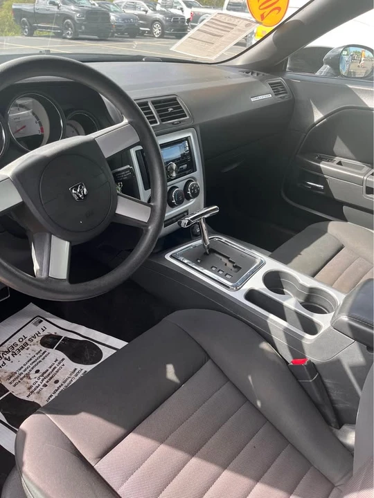 2010 Dodge Challenger 3rd Gen - Image 7 of 10