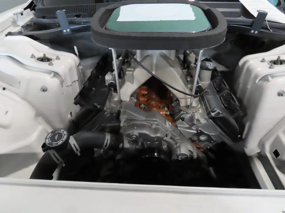 2010 Dodge Challenger 3rd Gen - Image 16 of 25