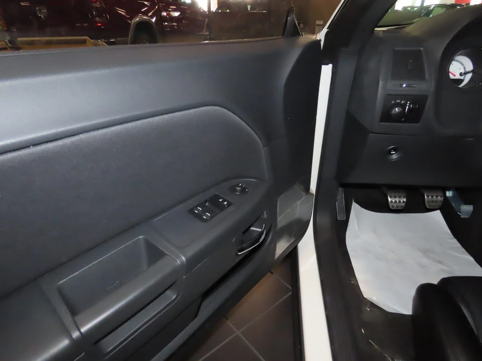 2010 Dodge Challenger 3rd Gen - Image 12 of 25