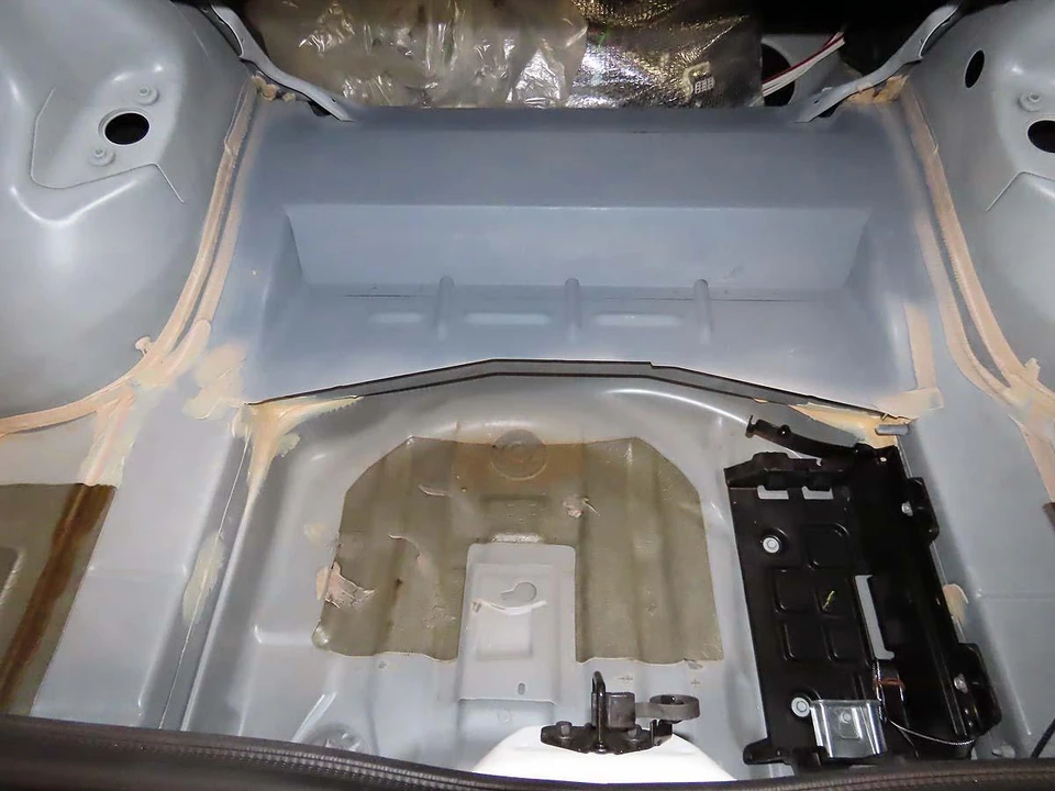 2010 Dodge Challenger 3rd Gen - Image 20 of 25