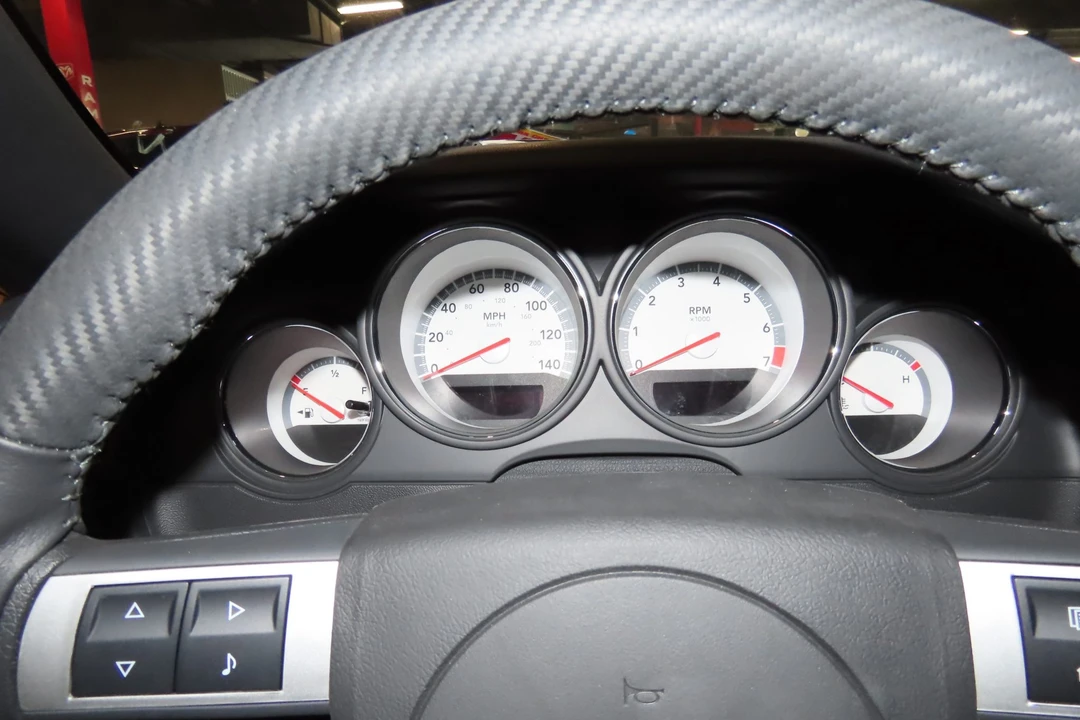 2010 Dodge Challenger 3rd Gen - Image 15 of 25