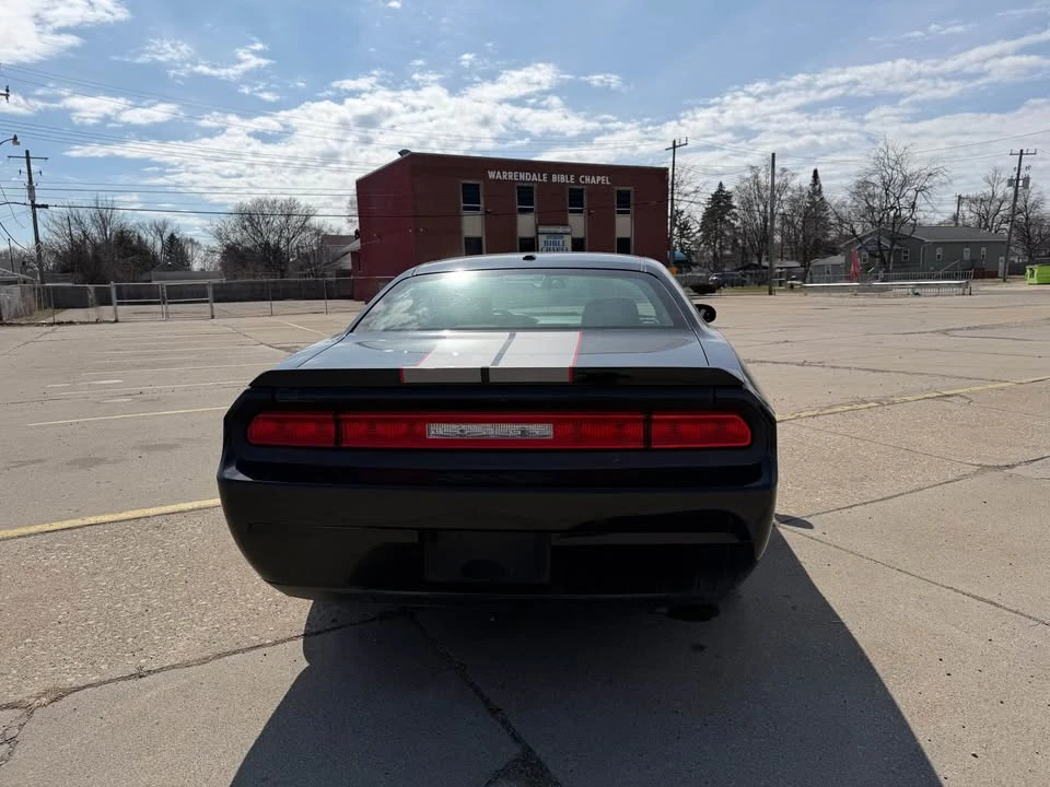2010 Dodge Challenger 3rd Gen - Image 6 of 19