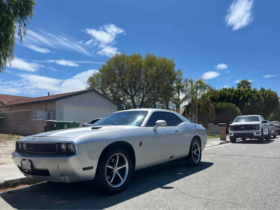 2010 Dodge Challenger 3rd Gen - Image 2 of 8